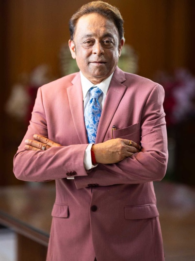 Dr. Sandeep Bakshi
